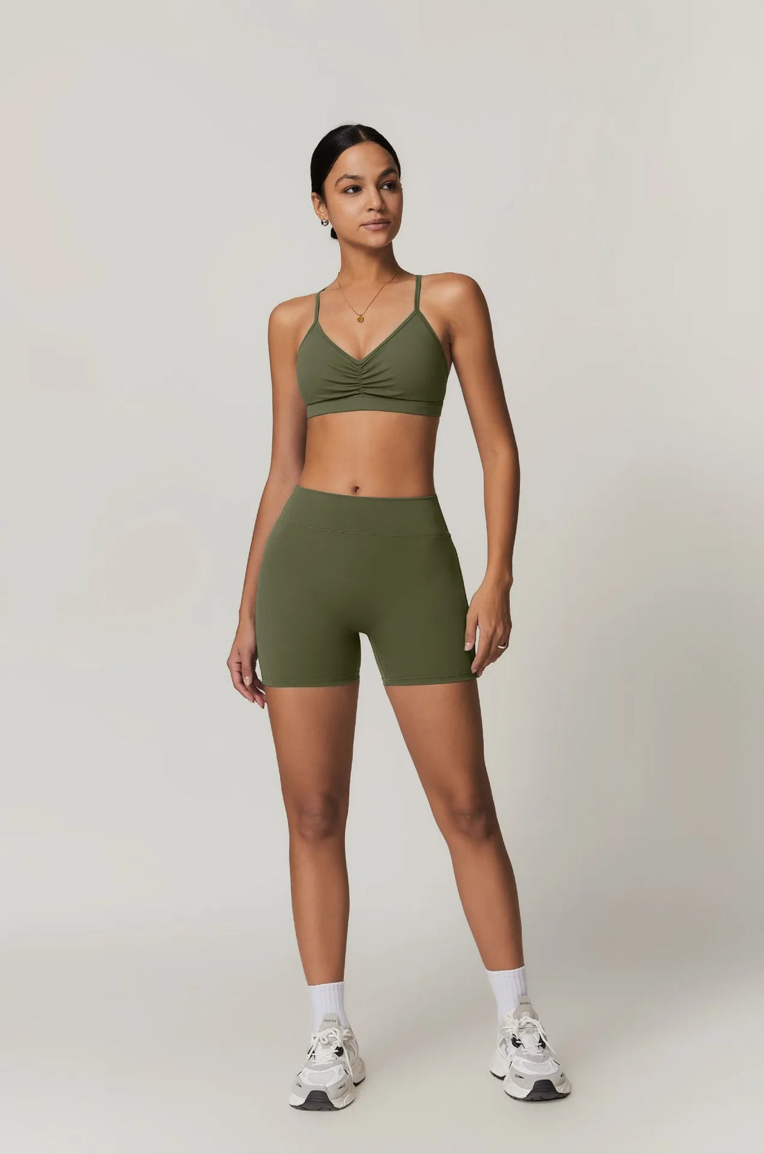 Short Fitness con Bolsillos - Verde Militar